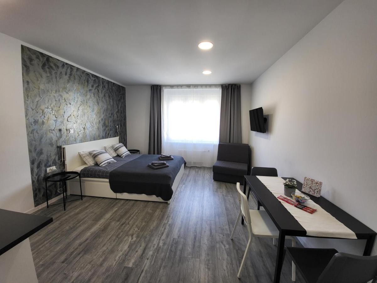 Apartmani Karlo Загреб Екстер'єр фото